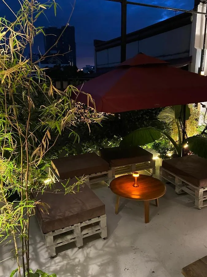 Lime Lite Manila Hostel Makati City
