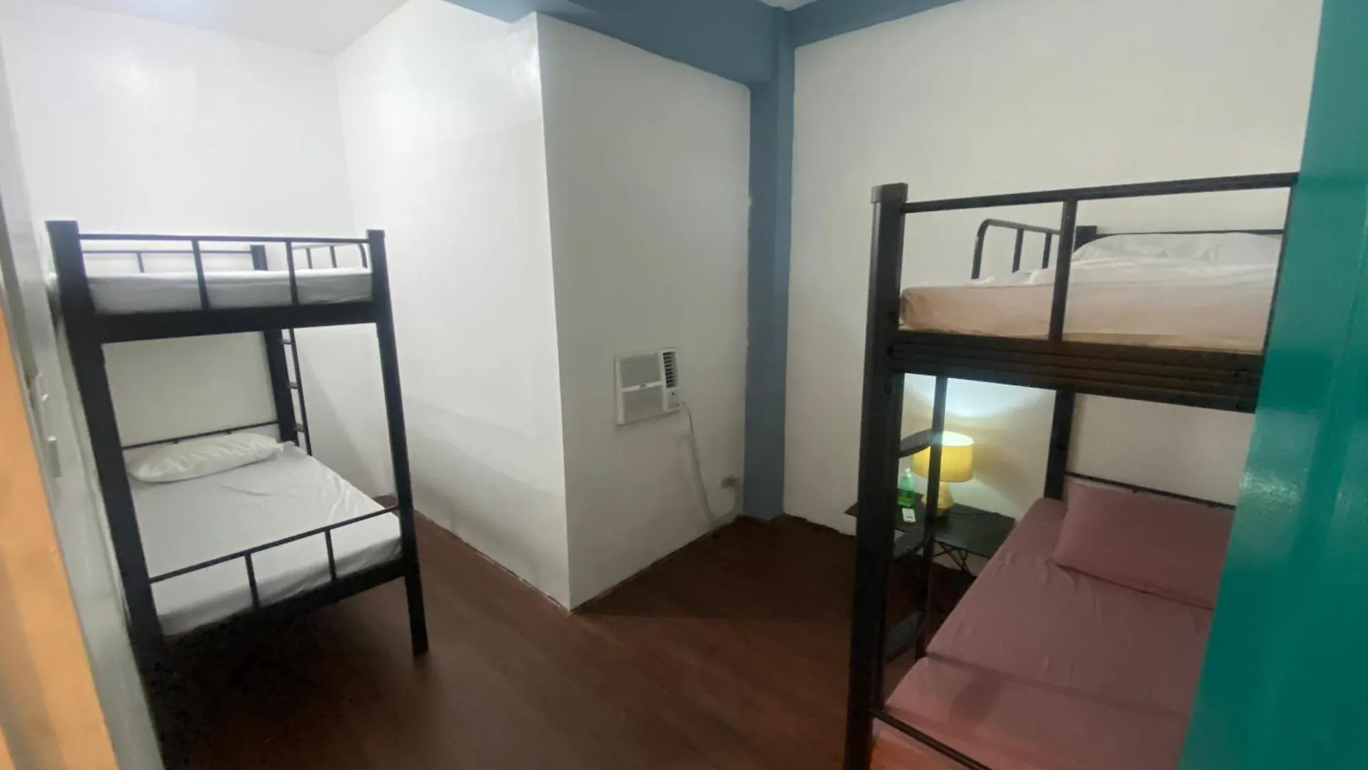 Lime Lite Manila Hostel Makati City