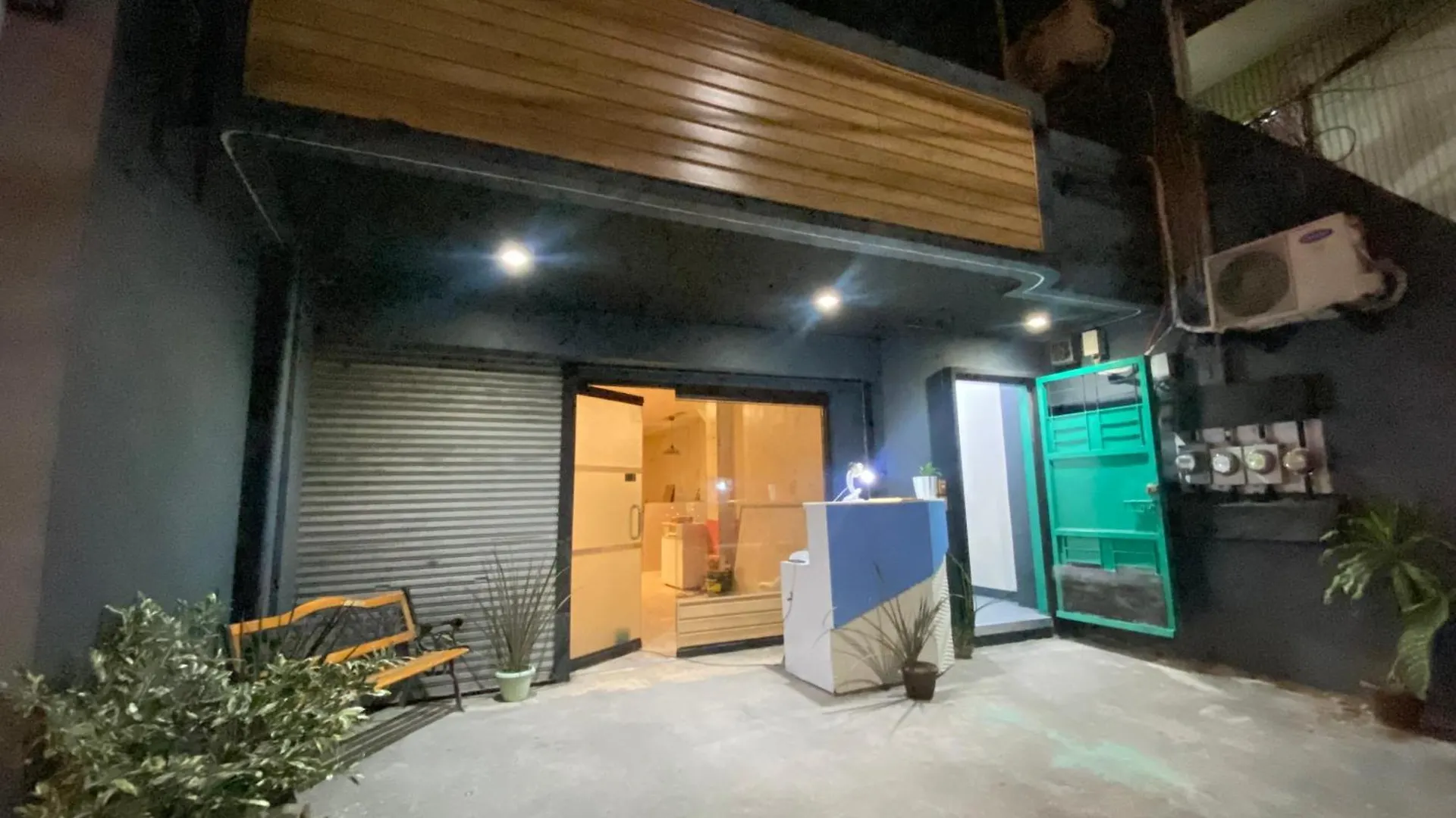 Lime Lite Manila Hostel Makati City Philippines